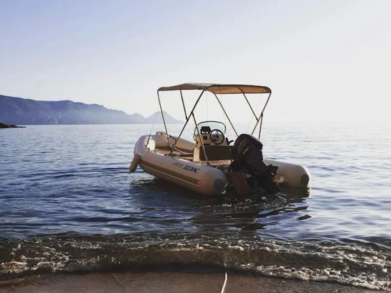 Locations de bateaux avec permis dans le Golfe de Porto en Corse