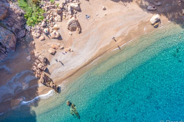 plage de la Rive Sud dans le Golfe de Porto en Corse